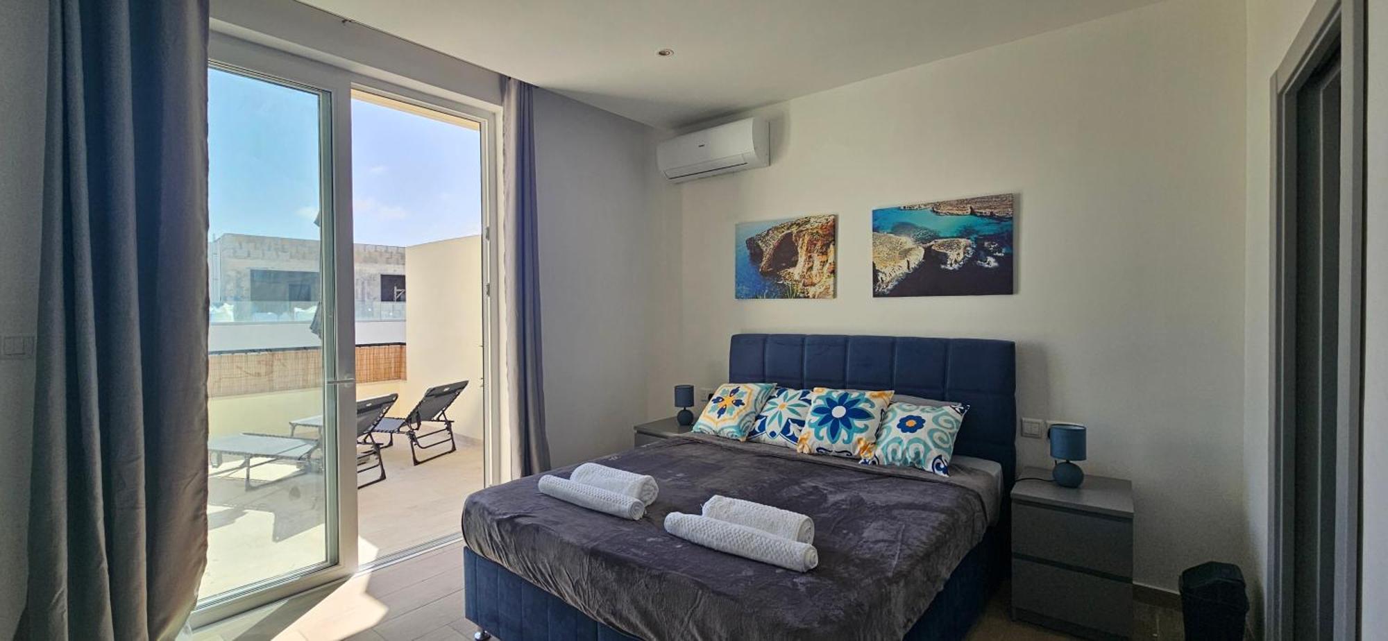 Sea Breeze Penthouse And Terrace Qawra St Paul'S Bay Appartement St. Paul's Bay Buitenkant foto