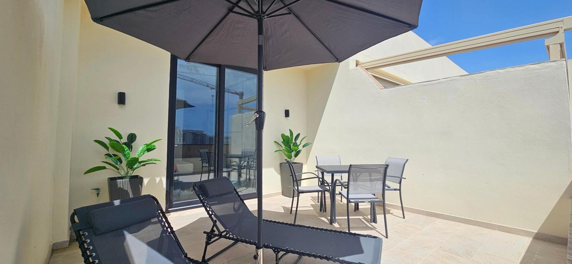 Sea Breeze Penthouse And Terrace Qawra St Paul'S Bay Appartement St. Paul's Bay Buitenkant foto