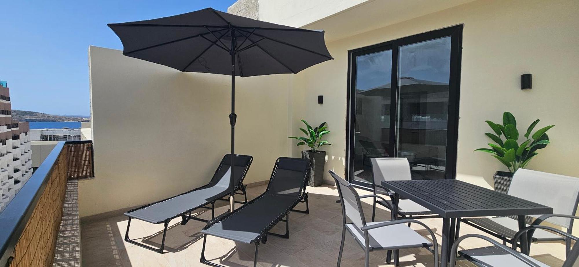 Sea Breeze Penthouse And Terrace Qawra St Paul'S Bay Appartement St. Paul's Bay Buitenkant foto